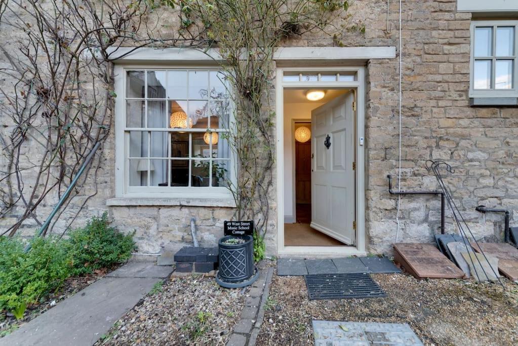 Music School Cottage 1 昂德尔 外观 照片